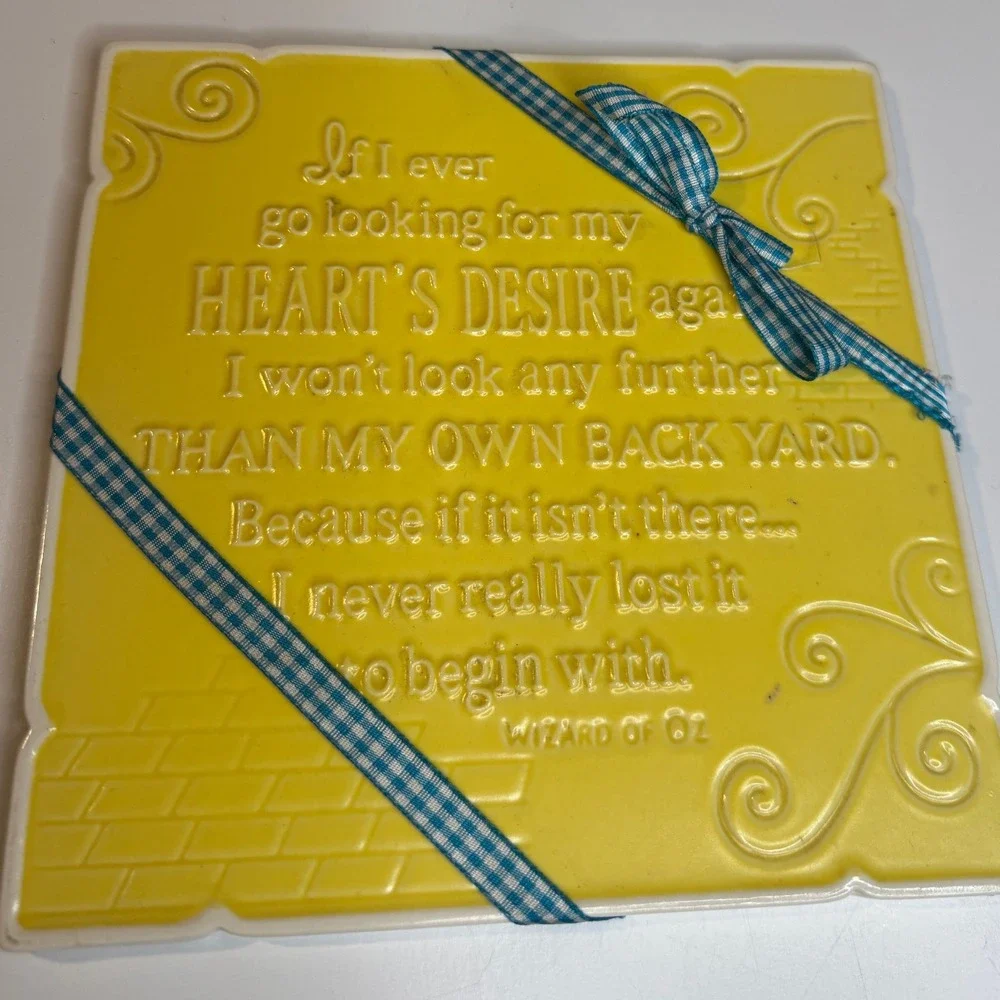 Hallmark Wizard of Oz Yellow‎ Brick Road Plaque – Dorothy Ribbon